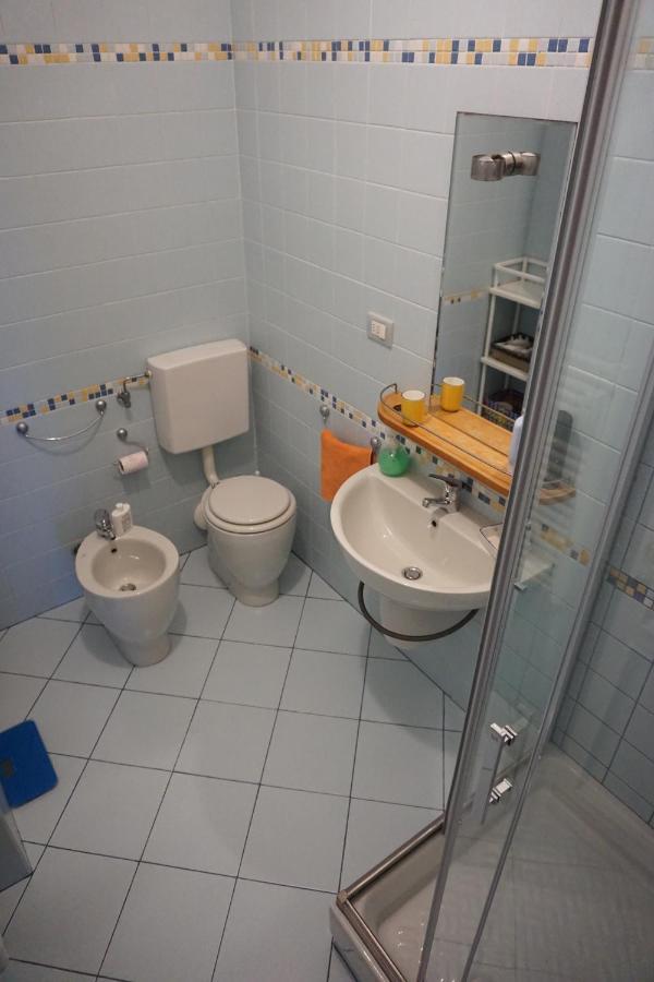 Gli Anemoni B&B Free Parking Генуя Екстер'єр фото